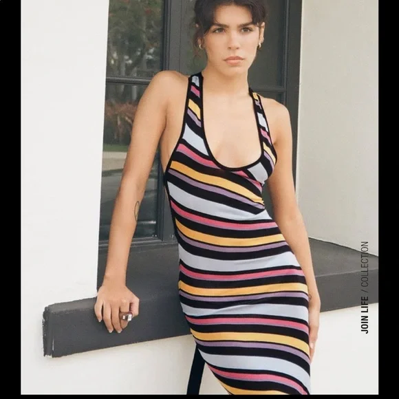 zara sleeveless bodycon dress Zara Mini Bodycon Dress Size S Womans Red Textured Sleeveless Mocked Neck NWT
